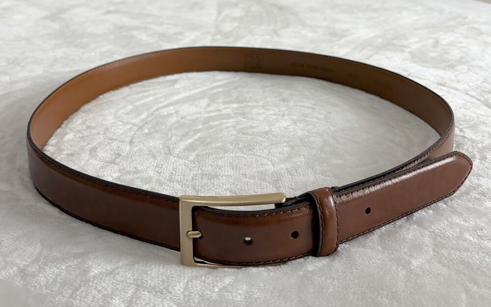 JoS. A. BANK Brown Cognac Genuine Leather Belt Men Size 42 / 105 Gold Buckle